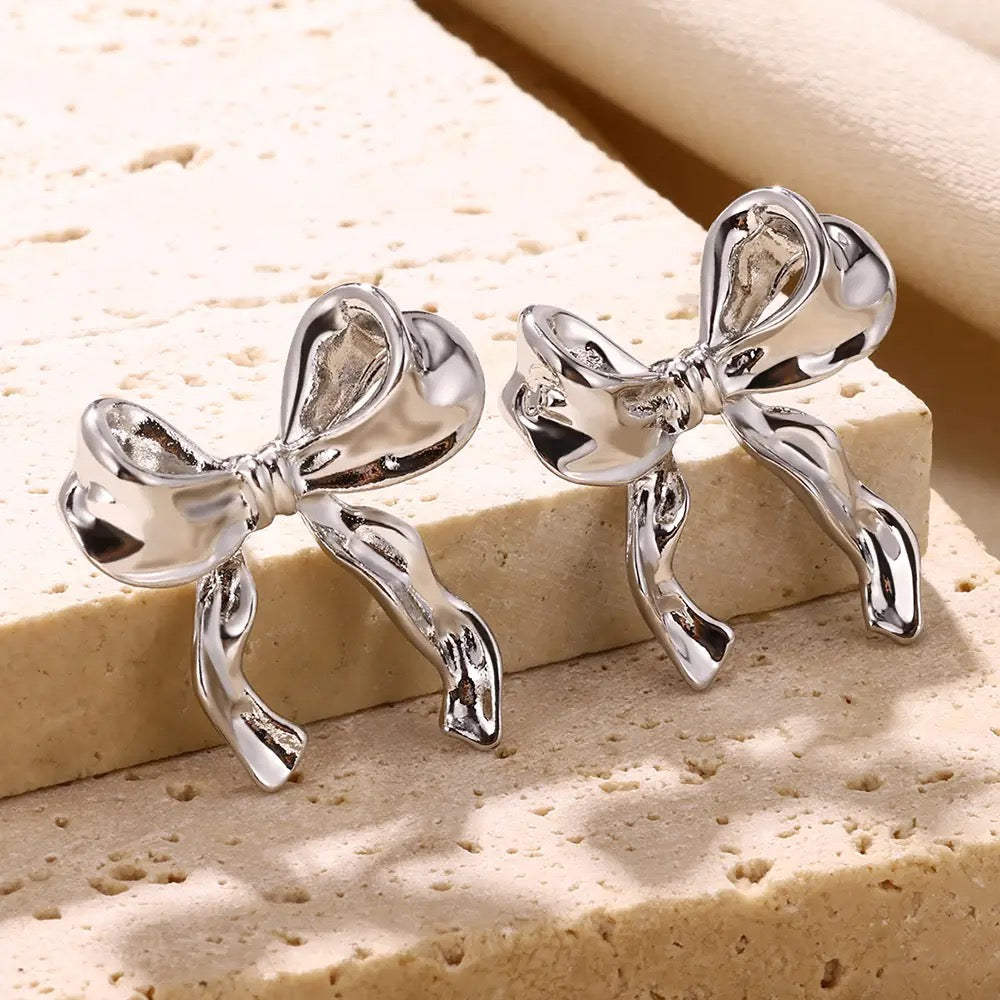 Bow Stud Earring